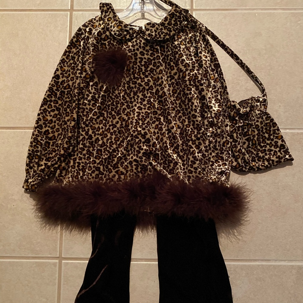 Leopard Print Top and Pants Set with Fur Trim and bag